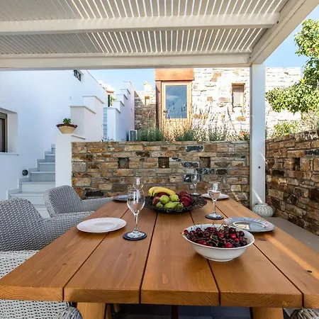 Heaven's Hill Naxos City