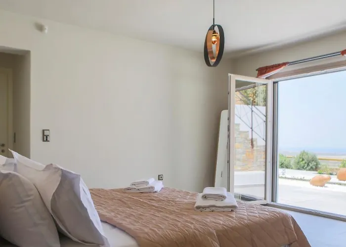 Heaven's Hill * Naxos City