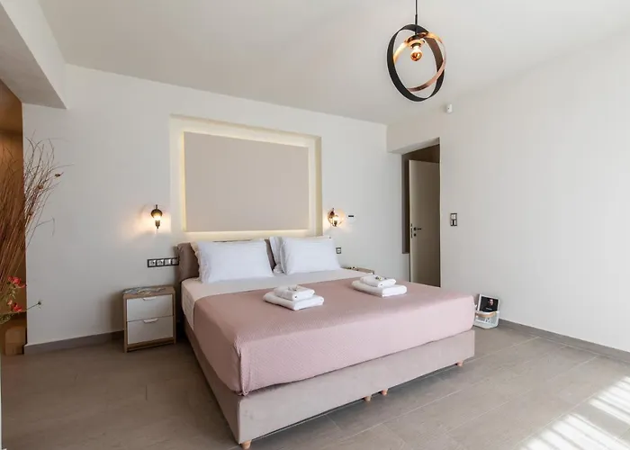 Heaven's Hill Naxos City