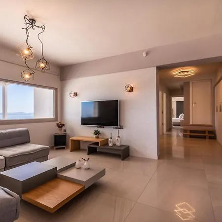 Heaven's Hill Naxos City